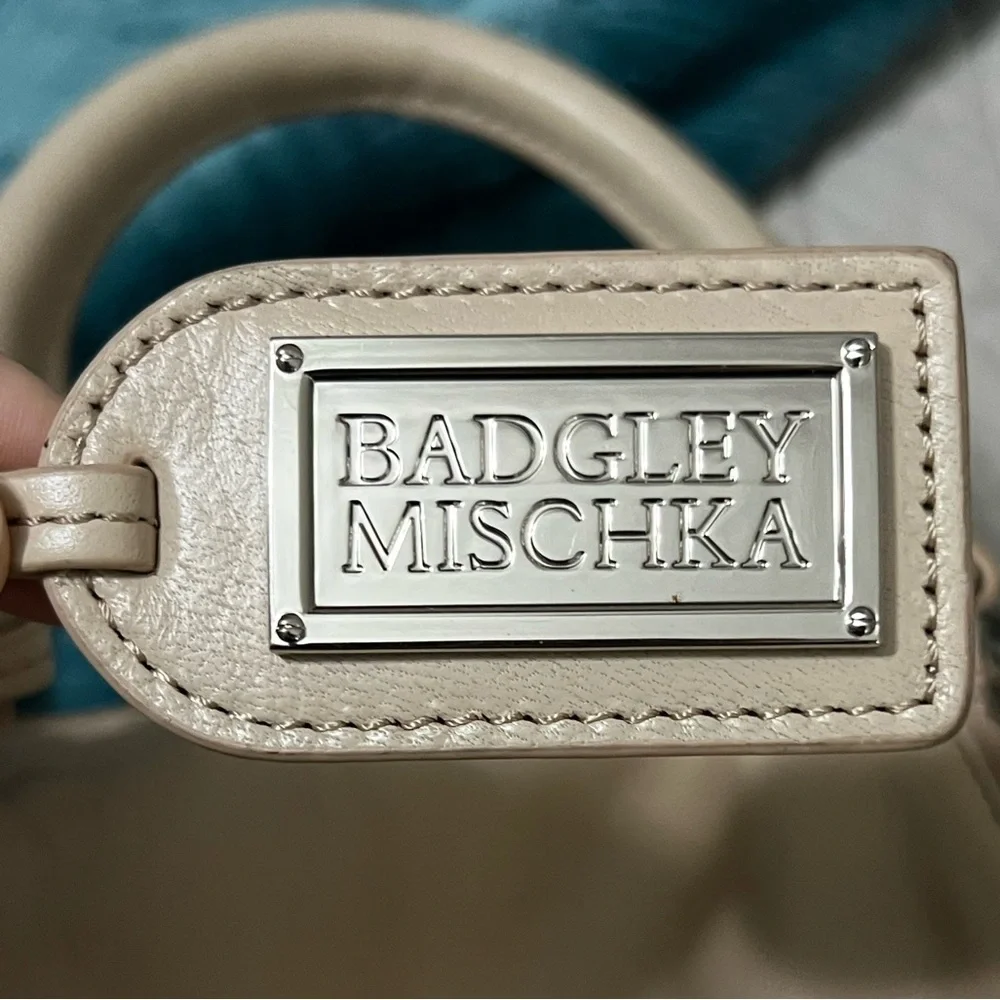 Badgely Mischa Vintage Crème Leather Boston Bag Satchel Expandable Snakeskin